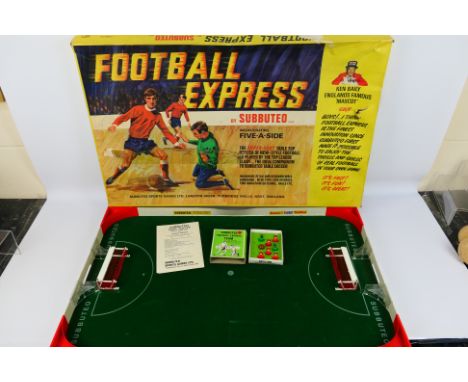 Subbuteo - A vintage 1971-72 boxed Subbuteo 'Football Express' set. The set shows signs of age and play and comes with pitch,