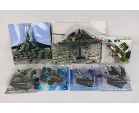Amercom - Giant Warplanes - Diecast - An assortment of 7 diecast planes in varying scales in factory sealed blisters from the