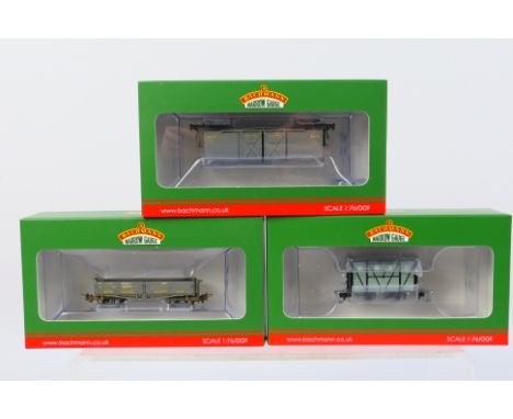 Bachmann Narrow Gauge - Three 1:76/009 Scale Rolling stock items to include 393-050 D Class Open Bogie Wagon WD Grey (Weather