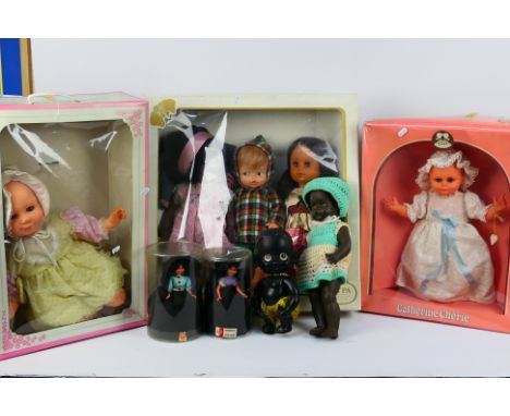Ari Dolls - Daypa - Other - A mixed group of boxed and unboxed vintage dolls in various sizes made of various materials. Lot 