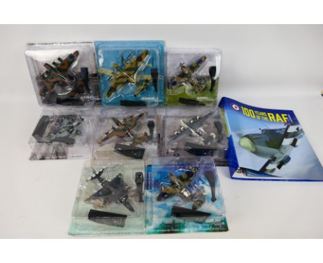 Amercom - Giant Warplanes - Diecast - An assortment of 8 diecast planes in varying scales in factory sealed blisters from the