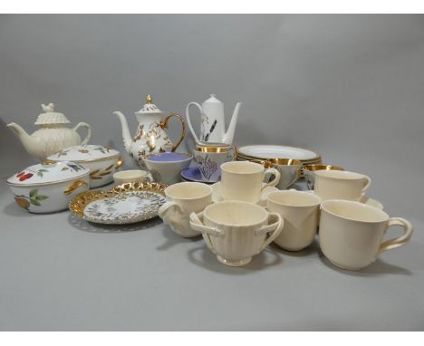 A Royal Worcester Blue Sprays cream jug, a Royal Creamware Classic part tea service, 4 x Copeland urn shape egg cups and a qu