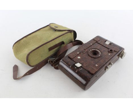 Kodak No. 2 Hawkette  Circa 1930s With Case   This camera is FULLY WORKING Good condition considering age Bakelite is intact 