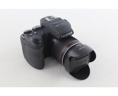 Fujifilm FinePix HS 20 EXR DIGITAL BRIDGE CAMERA w/ Tilt Screen &amp; Lens Cap (Requires 4 x AA Batteries)  This camera is WO