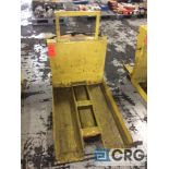 Presto CR7+20 electric/ hydraulic tipping table lift, 2000 lb capacity