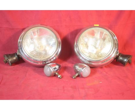 Headlights and side lights for a Flat Rad Morgan motor car