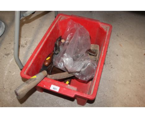 Eight assorted hand tools and a Burdizzo castrator etc.