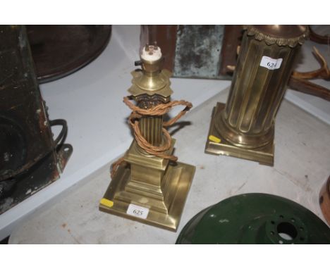 A Victorian style brass table lamp with Corinthian column and stepped base, 34cm high