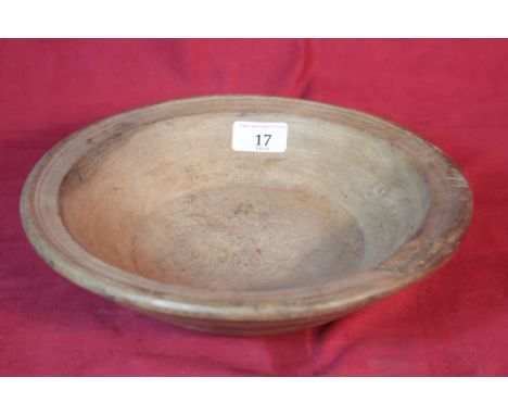 A small vintage wooden bowl, 28cm dia. 