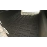 Carrier mod. Delta-Phase 8 ft. x 17 ft. shakeout (2012) w/ enclosure and drive [Loc. Melting/