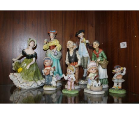 A SELECTION OF MODERN CERAMIC FIGURES 