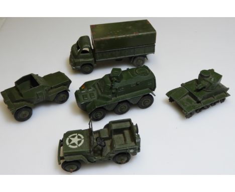 DINKY TOYS 5 ARMY VEHICLES 