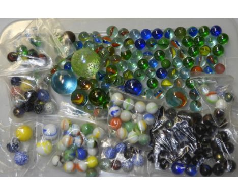 TIN OF MARBLES (COW & GATE) 