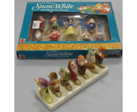 MATTEL SNOW WHITE 7 DWARFS FIGURES & TOASTRACK 