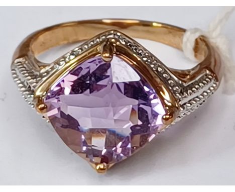 9CT YELLOW GOLD ROSE DE FRANCE AMETHYST AND DIAMONDS RING SIZE N 3.7g