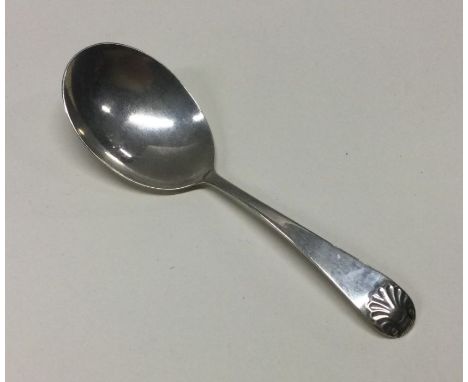 A George III silver caddy spoon. London 1804. Approx. 10 grams. Est. £30 - £50.