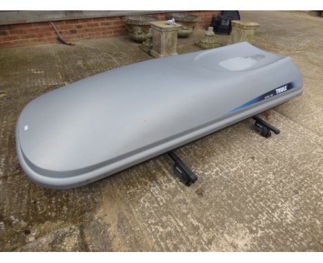 Thule Alpine 900 roof rack storage trunk, complete with key - fitted to Halfords car roof rack