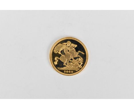 United Kingdom - Elizabeth II (1952-2022) Sovereign, dated 2000, fourth portrait, right, ./. St George slaying the dragon 