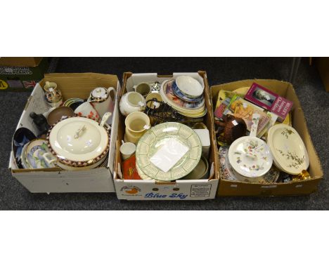 Household Goods - an Oxford Empire Ware tureen and cover,ladle,dinner plates and coffee pot; antique guides; Art Deco triangu