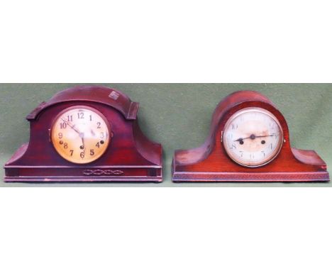 Two vintage wooden cased mantle clocks Both in used condition, not tested for working