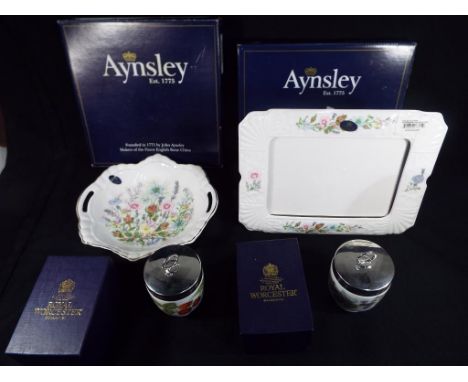 A good lot to include a ceramic picture frame by Aynsley in the "Wild Tudor" pattern in original box, a ceramic tray by Aynsl