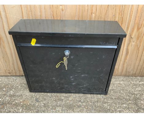Metal Post Box with Key 
