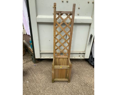 Planter with Trellis 