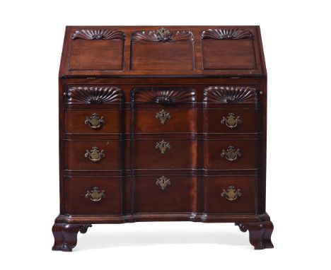 AN AMERICAN RED WALNUT BUREAUIN 18TH CENTURY STYLE, 19TH CENTURY100cm high, 91cm wide, 50cm deepPlease note, upon further ins