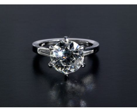 Diamant-Solitärring von MeisterRingweite: 53/54. Gewicht: ca. 5,7 g. 18kt. Weißgoild.Signiert „EM“ für Emil Meister.Beigegebe