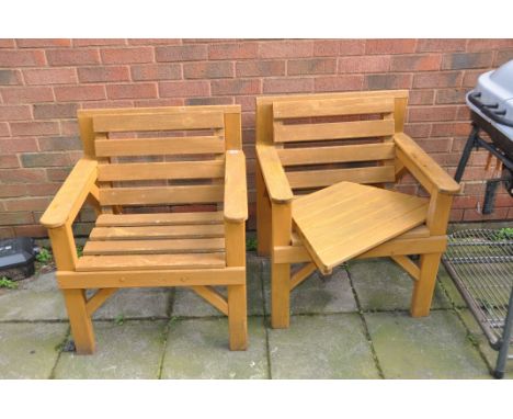 A PAIR OF MODERN GARDEN CHAIRS with angled centre shelf (unfitted)