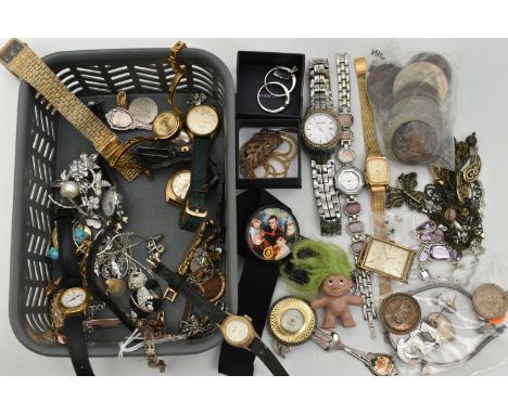 A SMALL BASKET OF ASSORTED ITEMS, to include a 'Pandora' snake bracelet, fitted with a clasp signed 'Pandora' stamped S925 AL