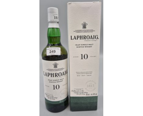 LAPHROAIG Islay Single malt Scotch Whisky aged 10 years [700ml with original box] 