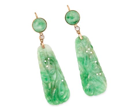 JADEITE JADE AND DIAMOND EARRINGS in yellow gold, each set with a cabochon jade and a jade plaque and a round cut diamond, un