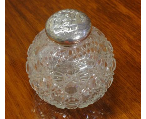 Victorian sterling silver & glass scent bottle hallmarked London 1884, 12cm high approx.