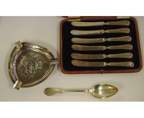 Six sterling silver handle fruit knifes hallmarked  Sheffield 1947 in original box, together with a silver spoon stamped 800,