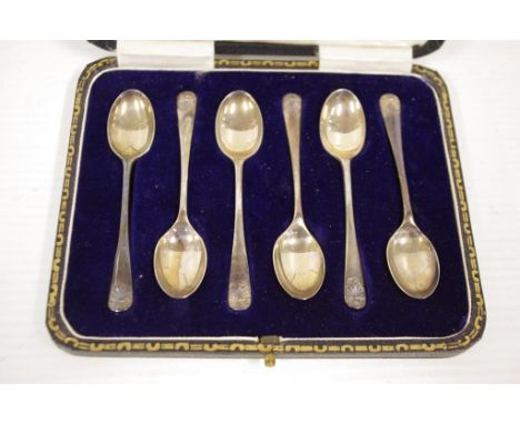 Boxed set of 6 sterling silver spoons hallmarked Sheffield 1924, 52 grams approx.