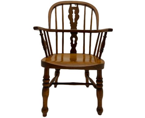 Early 19th century elm and beech child's Windsor chair, double hoop and stick back with shaped and pierced splat, turned supp