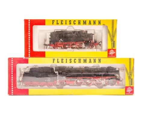 2 Fleischmann HO steam locomotives. A DB class 01 4-6-2 tender locomotive 01-220 and a DB class 064 2-6-2 tank locomotive 064