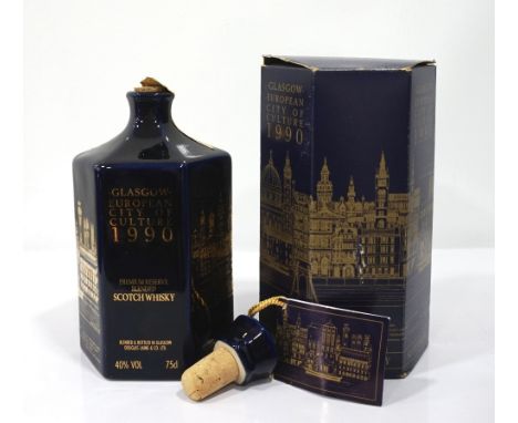 GLASGOW EUROPEAN CITY OF CULTURE 1990Douglas Laing bottle this bling ceramic decanter of blended scotch whisky in commemorati