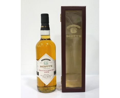 MANNOCHMORE 1978 - SCOTT'S SELECTIONThe Elgin Distillery also produced the famous Loch Dhu black whisky.  Mannochmore 1978 Vi