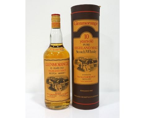 GLENMORANGIE 10YO PURE HIGHLAND MALTA well preserved bottle of the Glenmorangie 10 year old Single Malt Scotch Whisky.  1 Lit