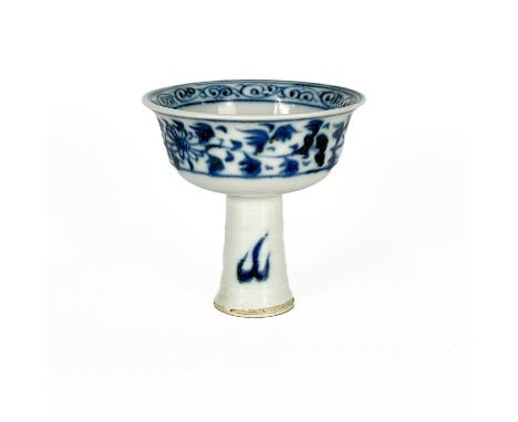 A Chinese blue and white porcelain stem cup, 20th century. Height 9.5cm, diameter 9.8cm.Excellent condition without restorati