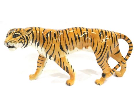 Beswick tigress, L: 23 cm. No cracks, chips or visible restoration. P&amp;P Group 2 (£18+VAT for the first lot and £3+VAT for