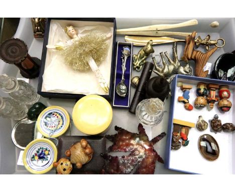 Tray of mixed collectable items. P&amp;P Group 3 (£25+VAT for the first lot and £5+VAT for subsequent lots) 