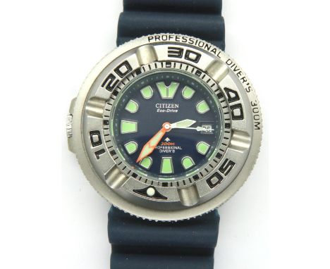 200m professional divers wristwatch, working at lotting. P&amp;P Group 1 (£14+VAT for the first lot and £1+VAT for subsequent