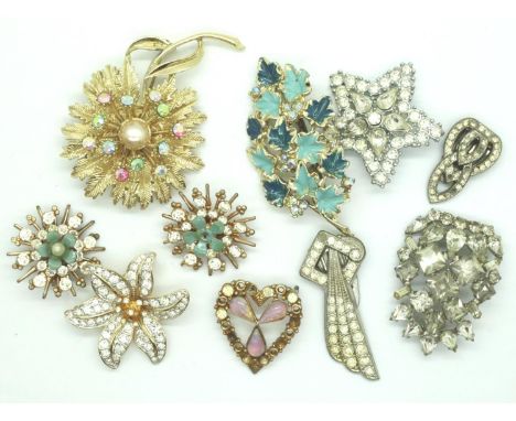 Box of ten costume jewellery brooches. P&amp;P Group 1 (£14+VAT for the first lot and £1+VAT for subsequent lots) 