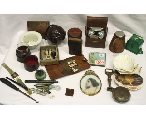 Tray of mixed collectables to include a bakelite yarn holder. P&amp;P Group 3 (£25+VAT for the first lot and £5+VAT for subse