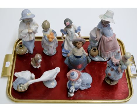 COLLECTION OF 8 VARIOUS LLADRO ORNAMENTS & 2 NAO ORNAMENTS     