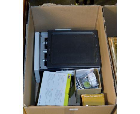 BOX CONTAINING SALAD SPINNER, BRAUN GRINDER, KITCHEN WARE ETC     