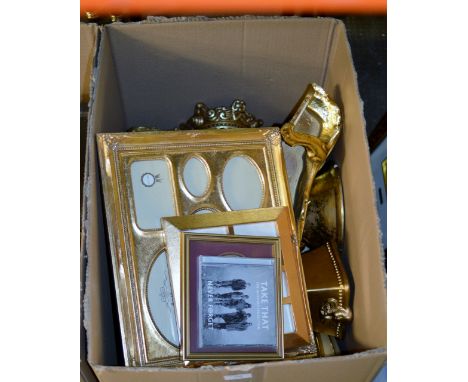 BOX CONTAINING VARIOUS GILT STANDS, WALL SHELF, DECORATIVE CLOCK ETC     